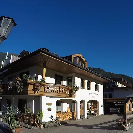 Floerl アパート ツェル・アム・ツィラー