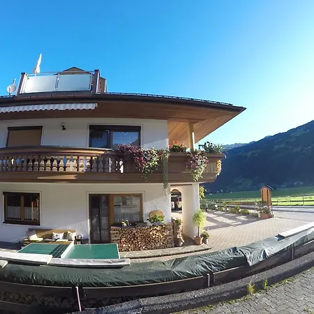 Flörl Apartment Zell am Ziller